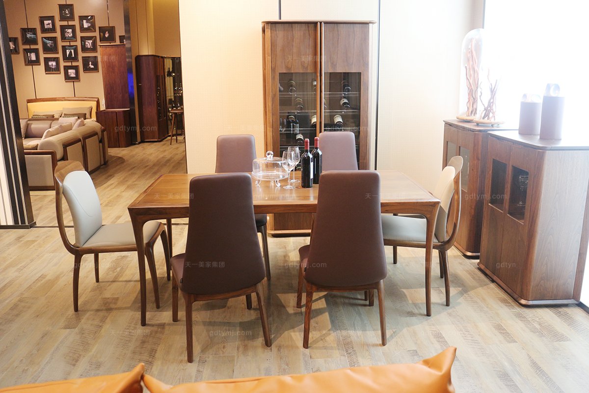 高端家私品牌現(xiàn)代裝飾柜