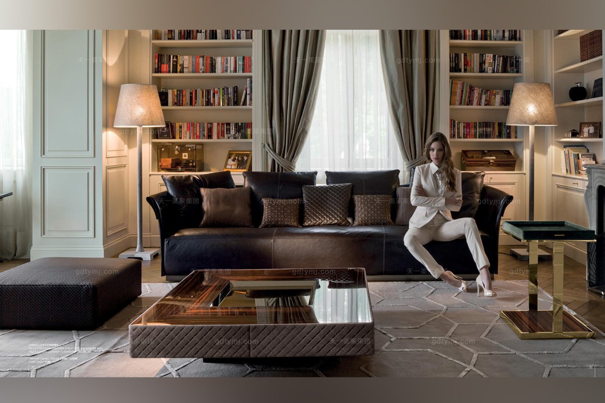 Longhi現代黑色真皮四人位沙發