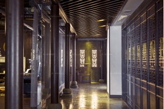 國內名貴會所紅木家具品牌天一會過道