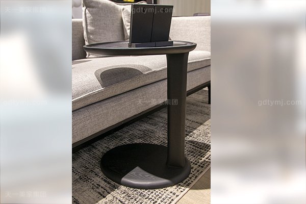 意大利極簡奢高端別墅臥室家具組合角幾