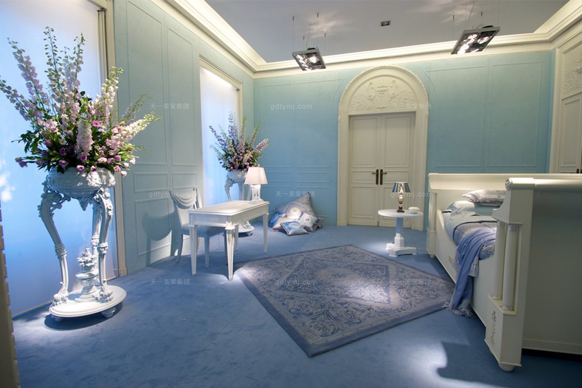 高端別墅手工鏤空復(fù)古雕花臥室床+書(shū)桌椅組合書(shū)桌椅組合