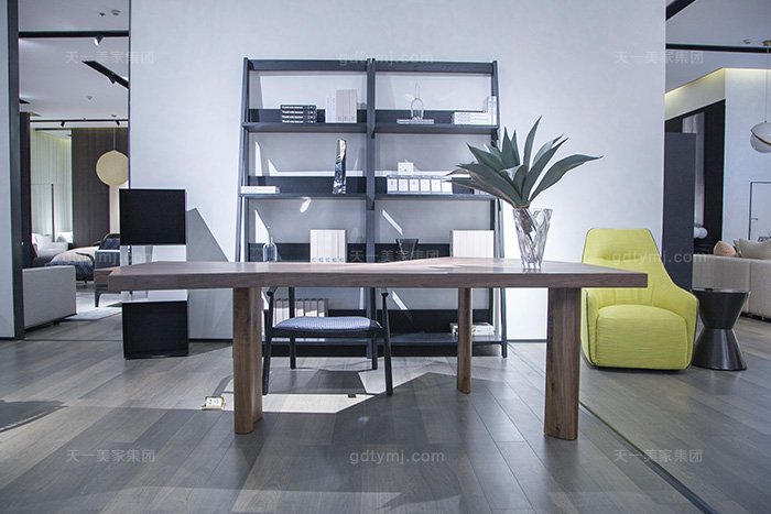 意大利現代極簡風格家具書房高端原木實木書桌椅組合