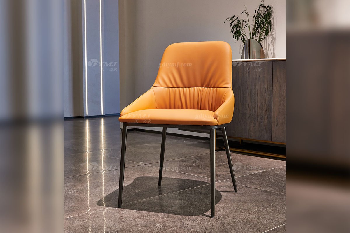 現代簡約家具高端別墅會所家用時尚網紅款橙色皮藝餐椅BRF105場景